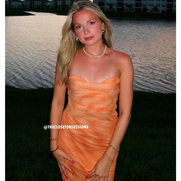 LAST ONE!!! ZARA Fitted Strapless Midi Dress NWT - Picture 13 of 16